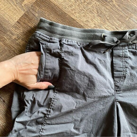 Eddie Bauer Shorts Pull On Grey 12 Cotton Athleisure - Picture 7 of 15